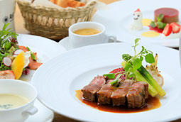 レストラン料金10％割引